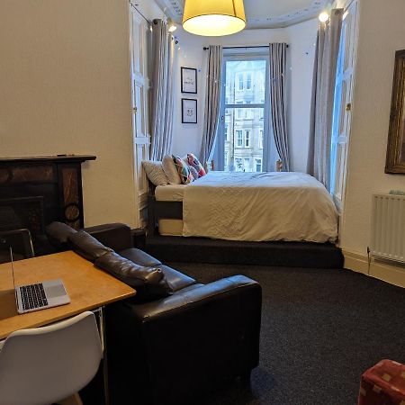 Huge Room In The City เอดินบะระ ภายนอก รูปภาพ