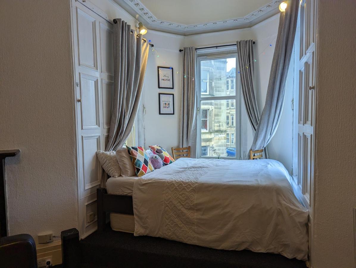 Huge Room In The City เอดินบะระ ภายนอก รูปภาพ
