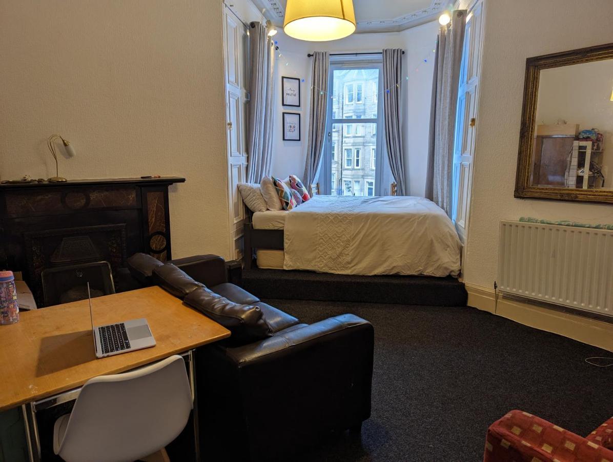Huge Room In The City เอดินบะระ ภายนอก รูปภาพ
