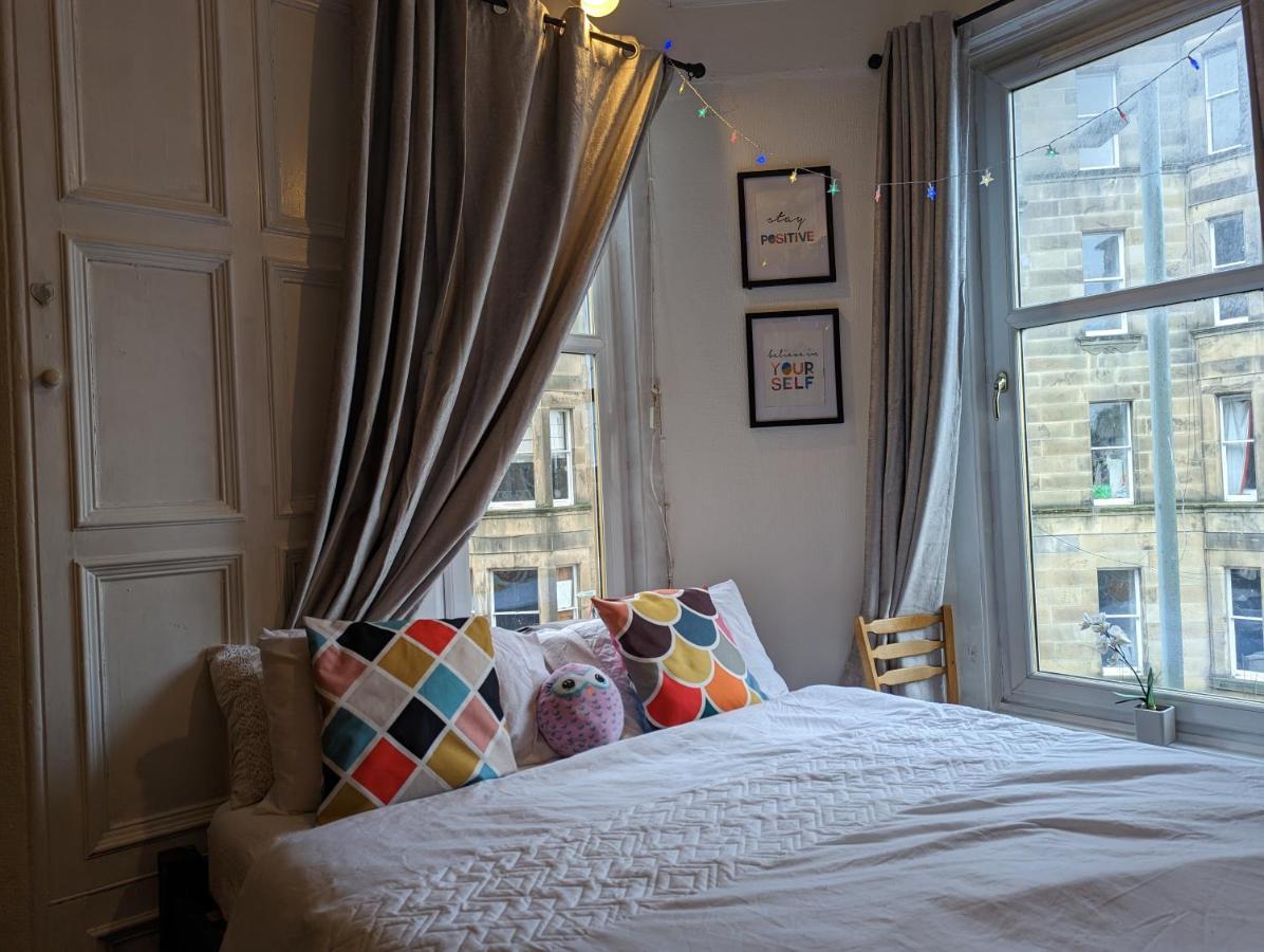 Huge Room In The City เอดินบะระ ภายนอก รูปภาพ