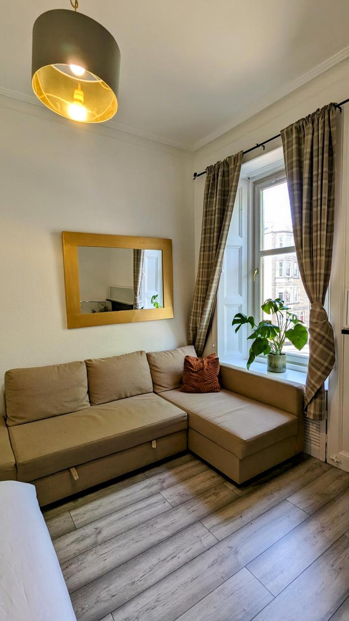 Huge Room In The City เอดินบะระ ภายนอก รูปภาพ