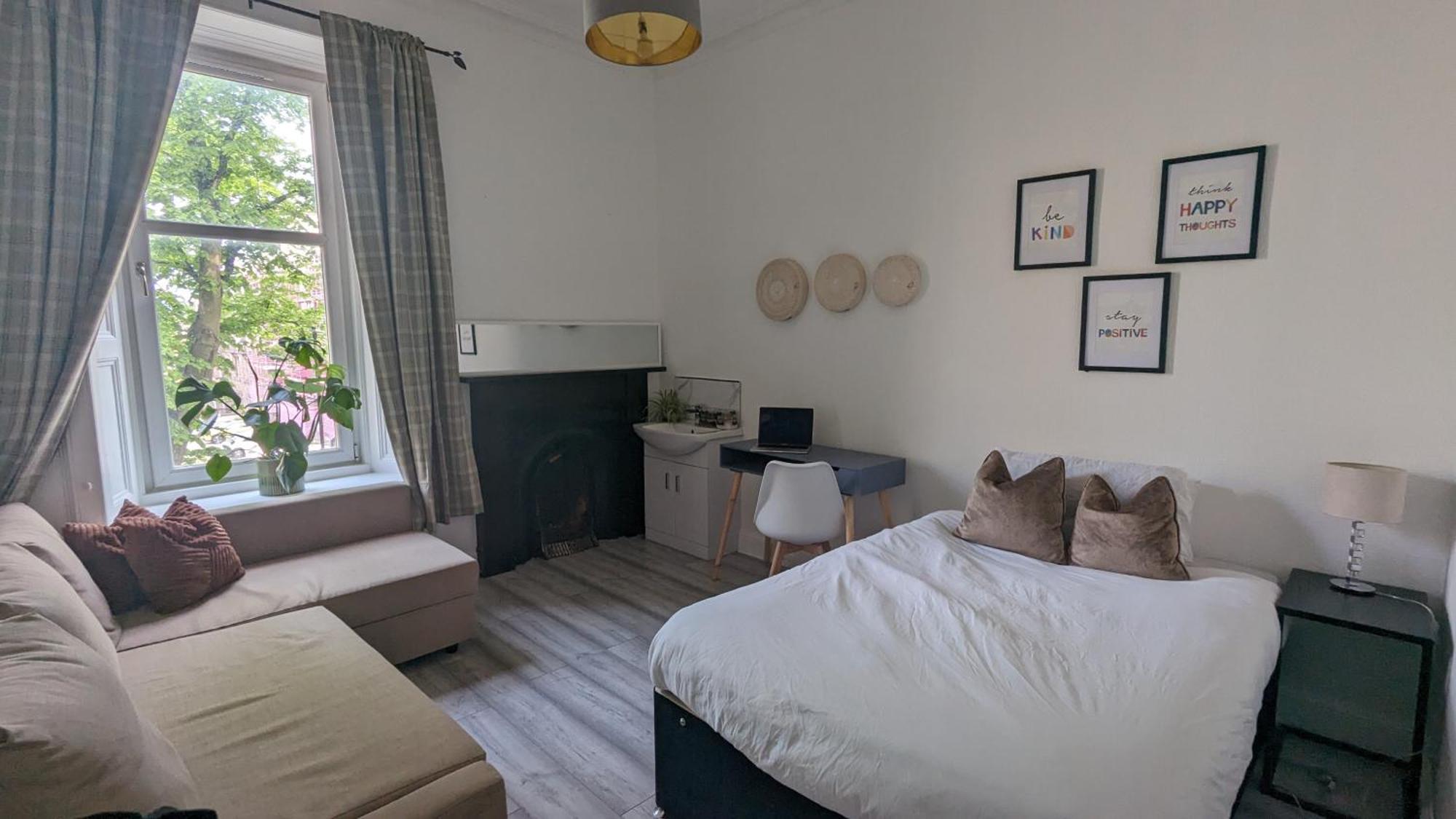 Huge Room In The City เอดินบะระ ภายนอก รูปภาพ